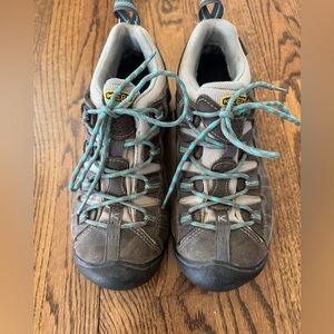 Keen Womens Gray and Teal Hiking Shoes, size 8
